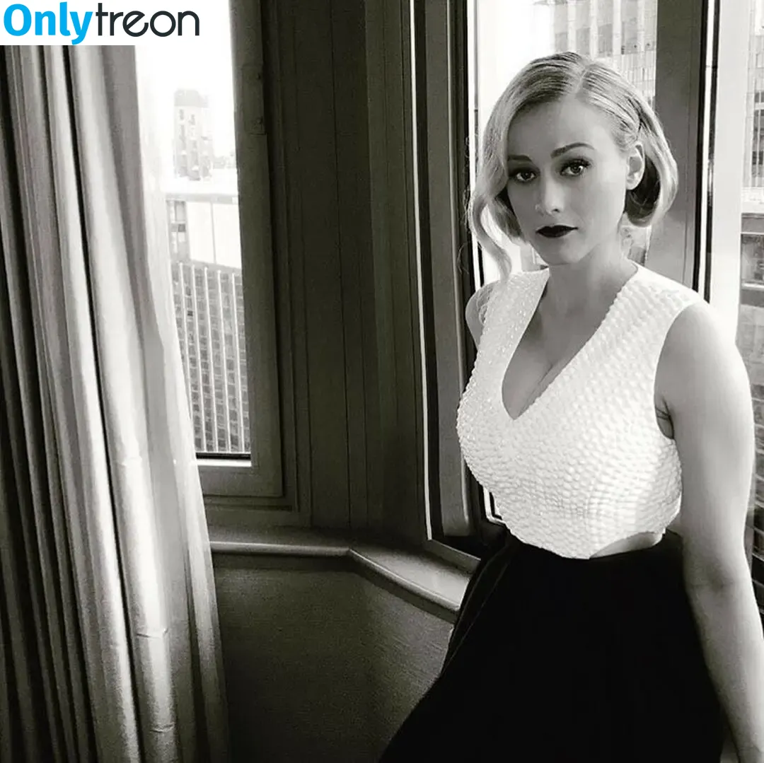 Olivia Taylor Dudley голая photo #0186 (oliviataylordudley)