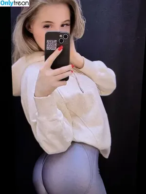 Oliviabr0wn nude photo #0001
