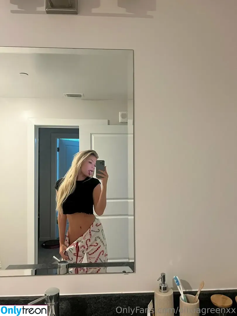 oliviagreenxx nude photo #0025 (oliviagreenx_)