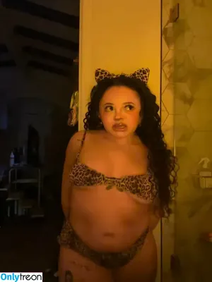 oliviaivys / World's Tightest Pussy / oliviaivyss фото голая #0064