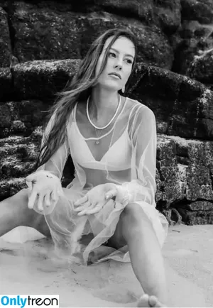 oliviarcox / olivia.veronica.corr nude photo #0006