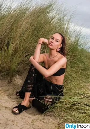 oliviarcox / olivia.veronica.corr nude photo #0007