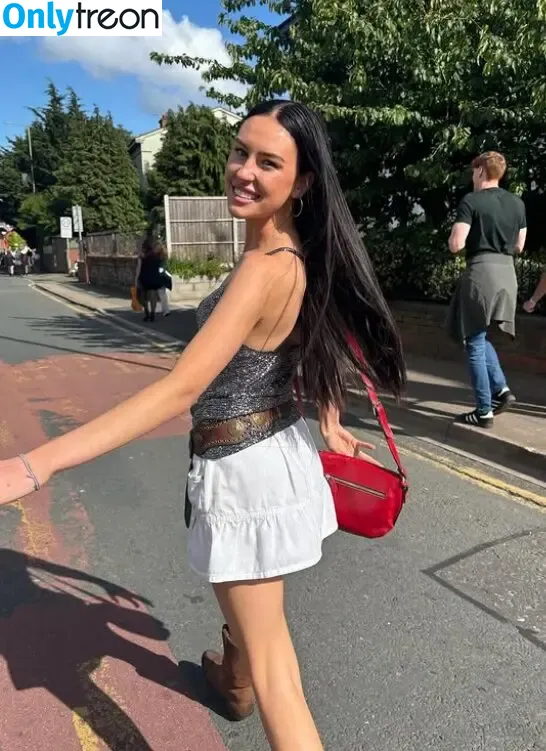 oliviarcox nude photo #0028 (olivia.veronica.corr)