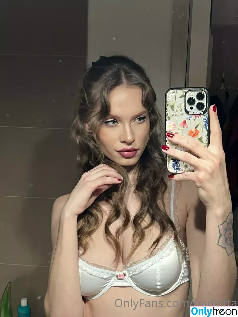 oliviassweetride nude photo #0052 (oliviassweetride)