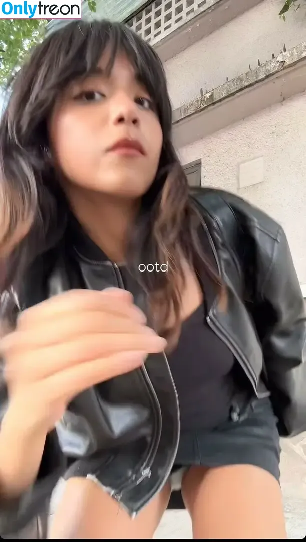 Om4ly nude photo #0017 (Om4ly)