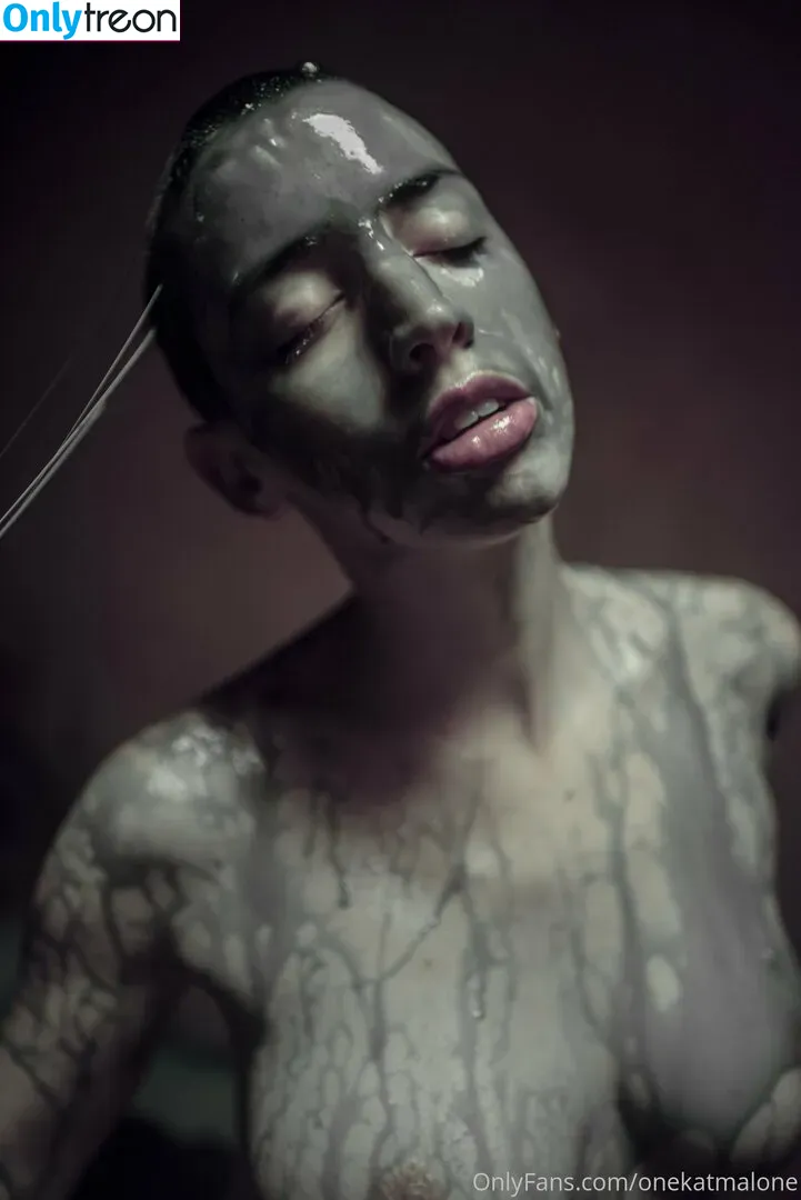 Onekatmalone nude photo #0148 (dfotographer)