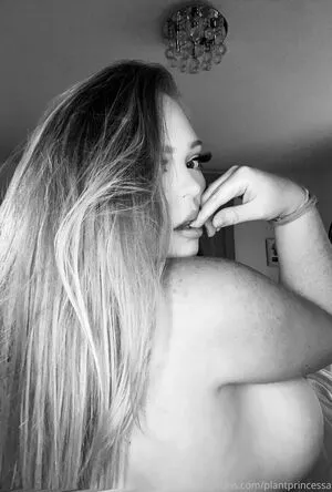 OnlyAlysson / plantprincessa2 фото голая #0033
