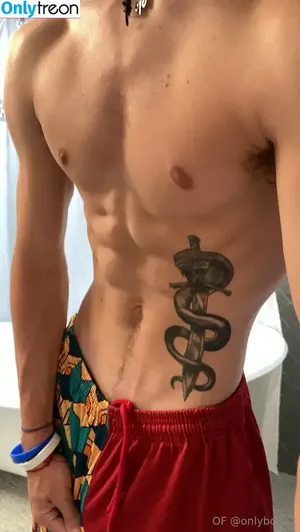 onlybonez / officialonlybones nude photo #0002