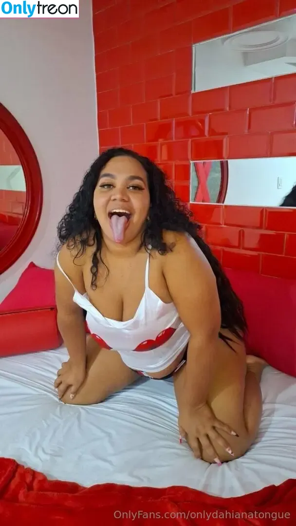 onlydahianatongue nude photo #0010 (onlydahianatongue)