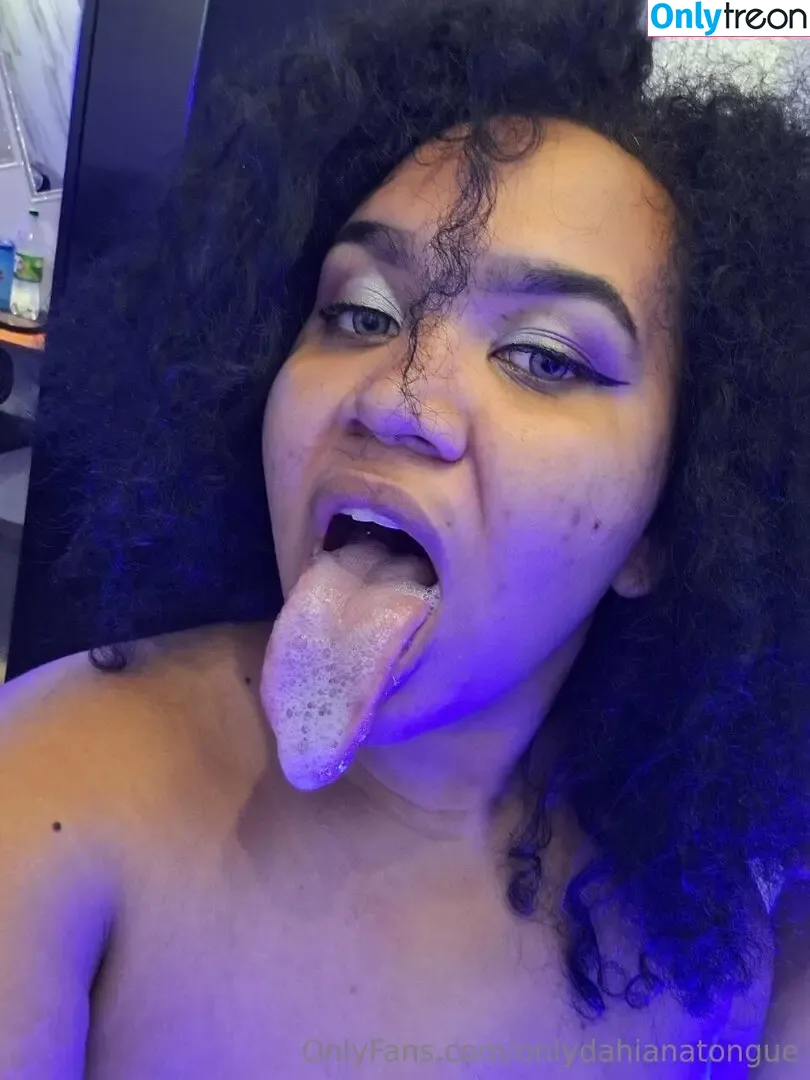 onlydahianatongue nude photo #0022 (onlydahianatongue)