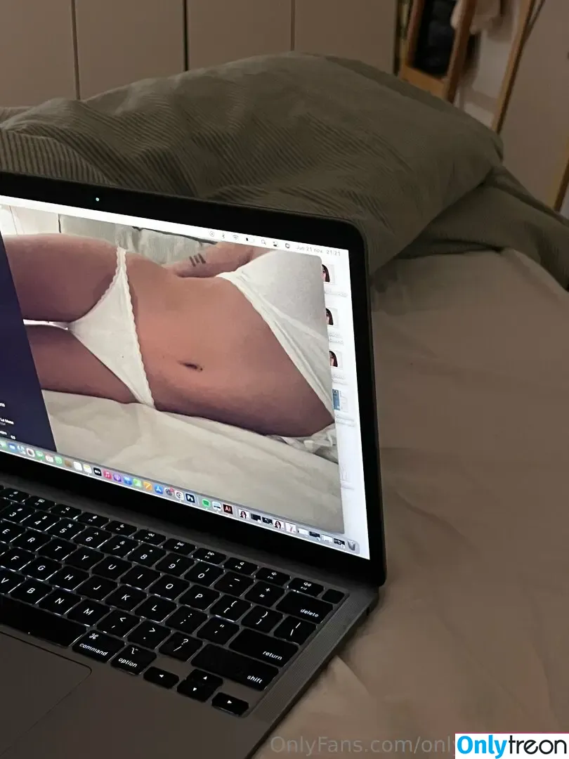onlylittlelunaa nude photo #0011 (thelittlelunaa)