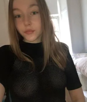 oog2000 / onlybabygirl2000 nude photo #0006