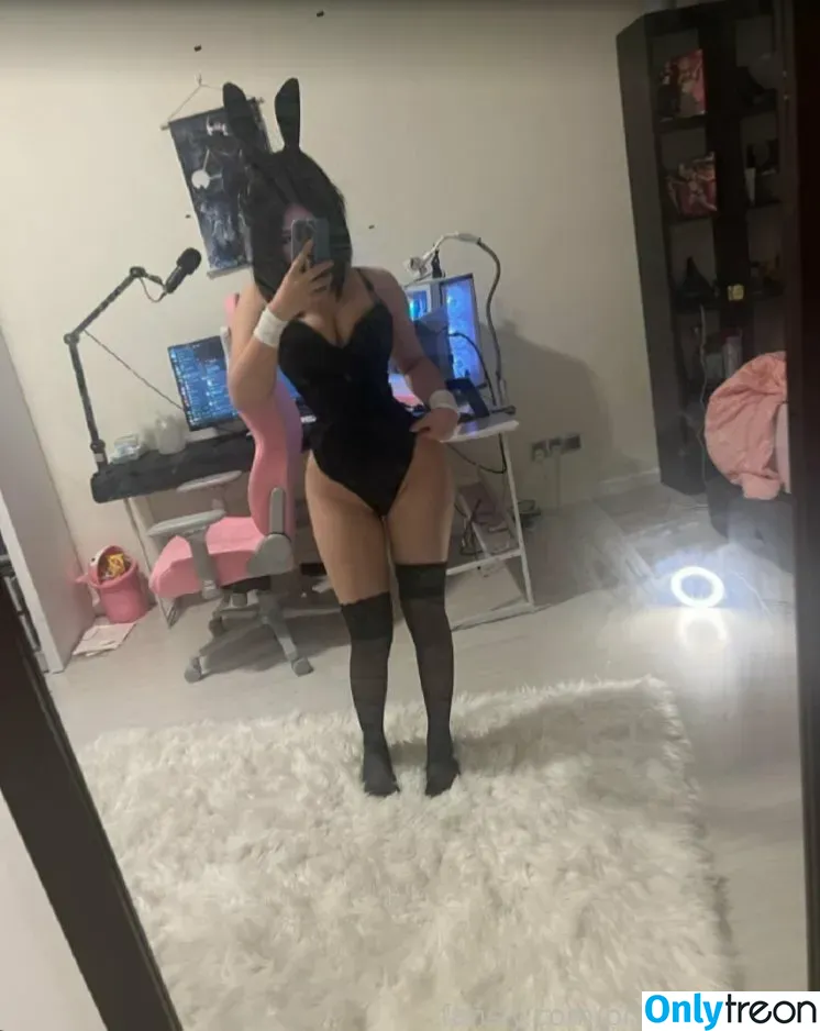 ookiiieee nude photo #0003 (dotti / meek / miserable / princesslauren)