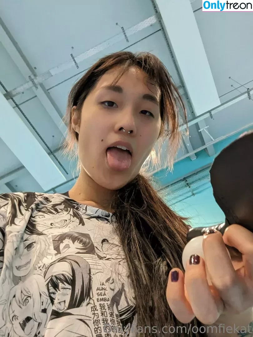 oomfiekat nude photo #0001 (oomfiekat)