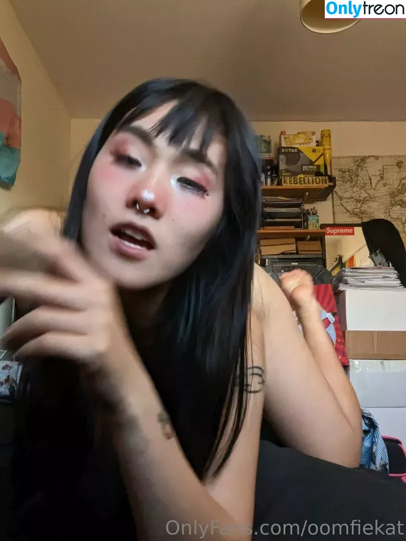 oomfiekat nude photo #0041 (oomfiekat)