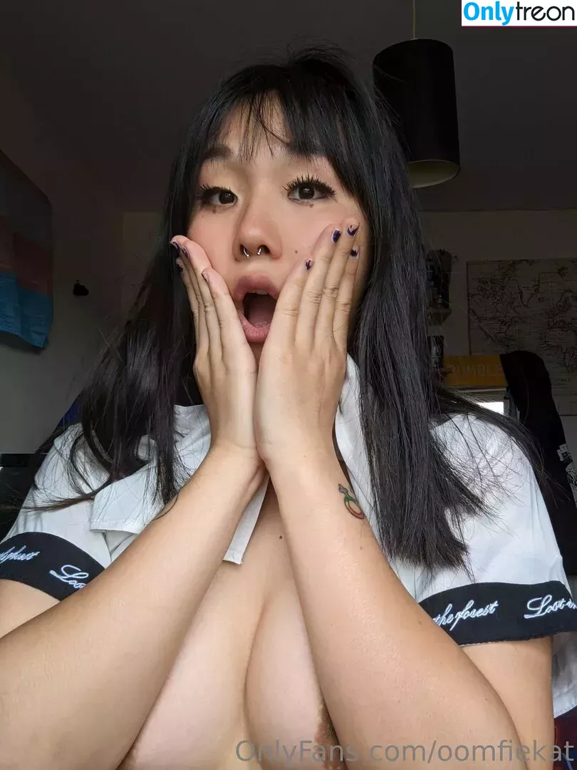 oomfiekat nude photo #0062 (oomfiekat)