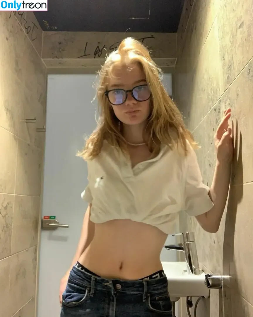 Oona Hiltunen nude photo #0049 (hiltoona)