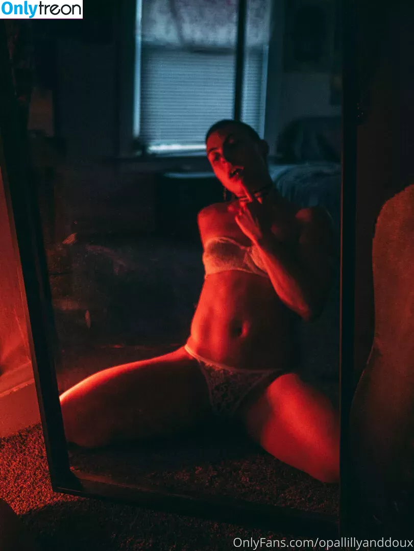 opal.lilly.onyx nude photo #0003 (opal.lilly.onyx)