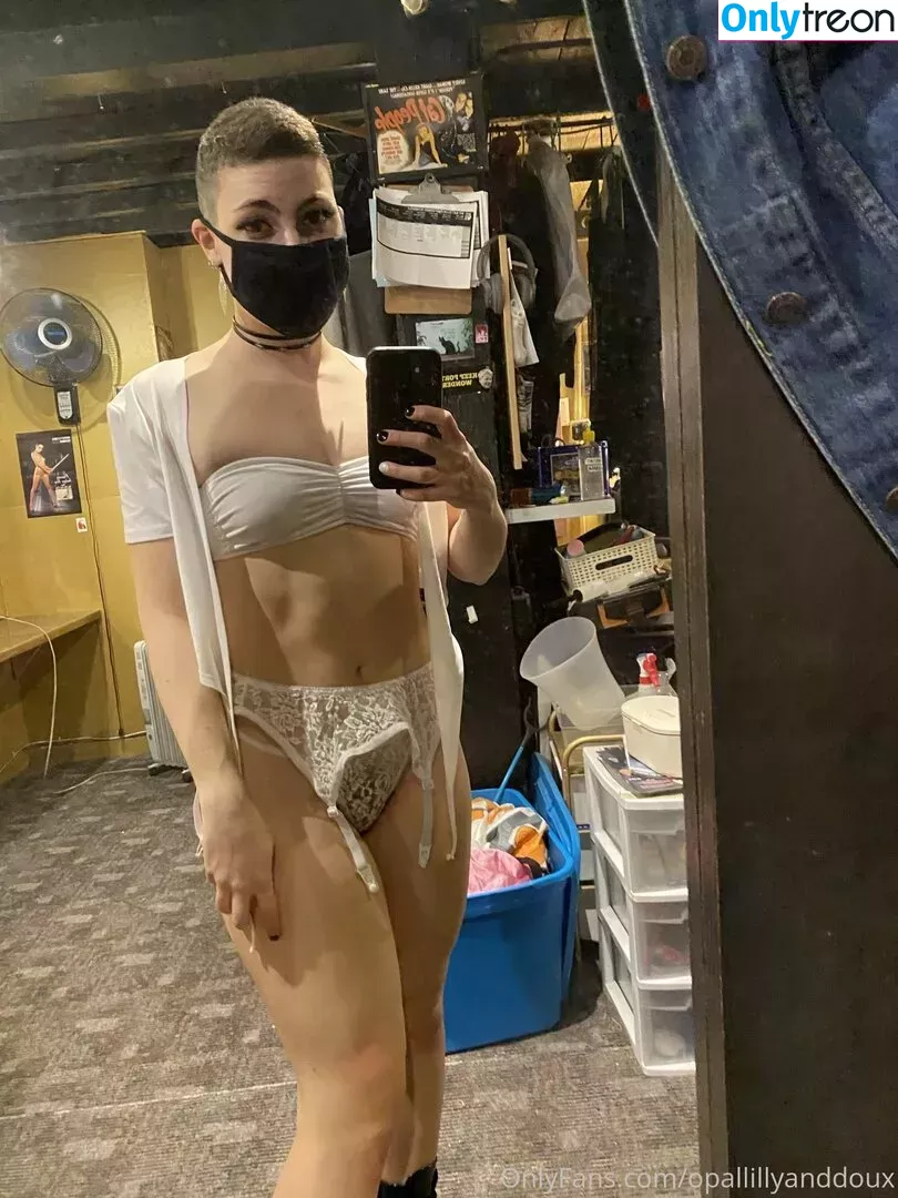 opal.lilly.onyx nude photo #0030 (opal.lilly.onyx)