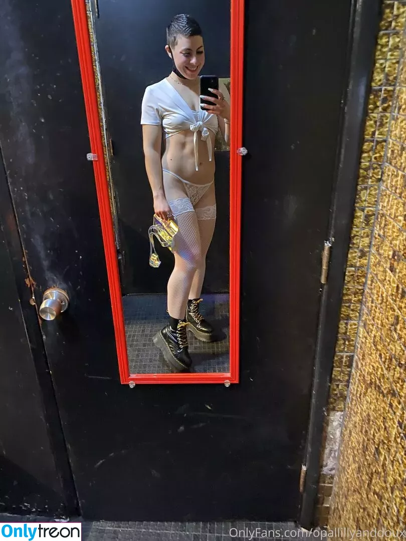 opal.lilly.onyx nude photo #0037 (opal.lilly.onyx)