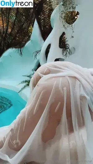 nude photo #0005