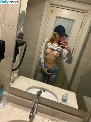 opheliabutts21 / opheliabutton nude photo #0003