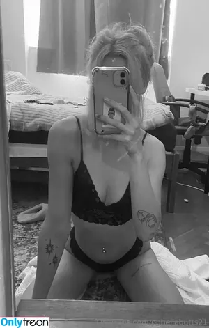 opheliabutts21 / opheliabutton nude photo #0004