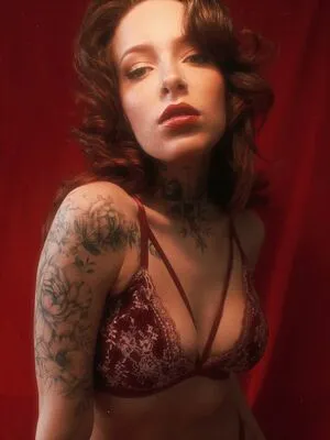 Oriana Valentine / Helvetios / badgalori / itsyourvenus фото голая #0016