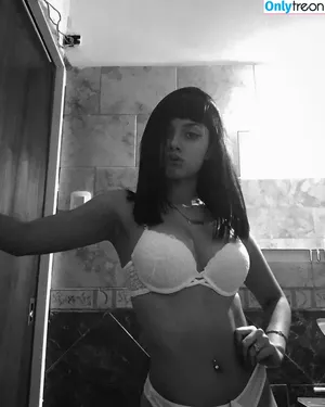 orianacoria / Oricoria93 / imorianacoria / oriana.coria / oricorazones nude photo #0041
