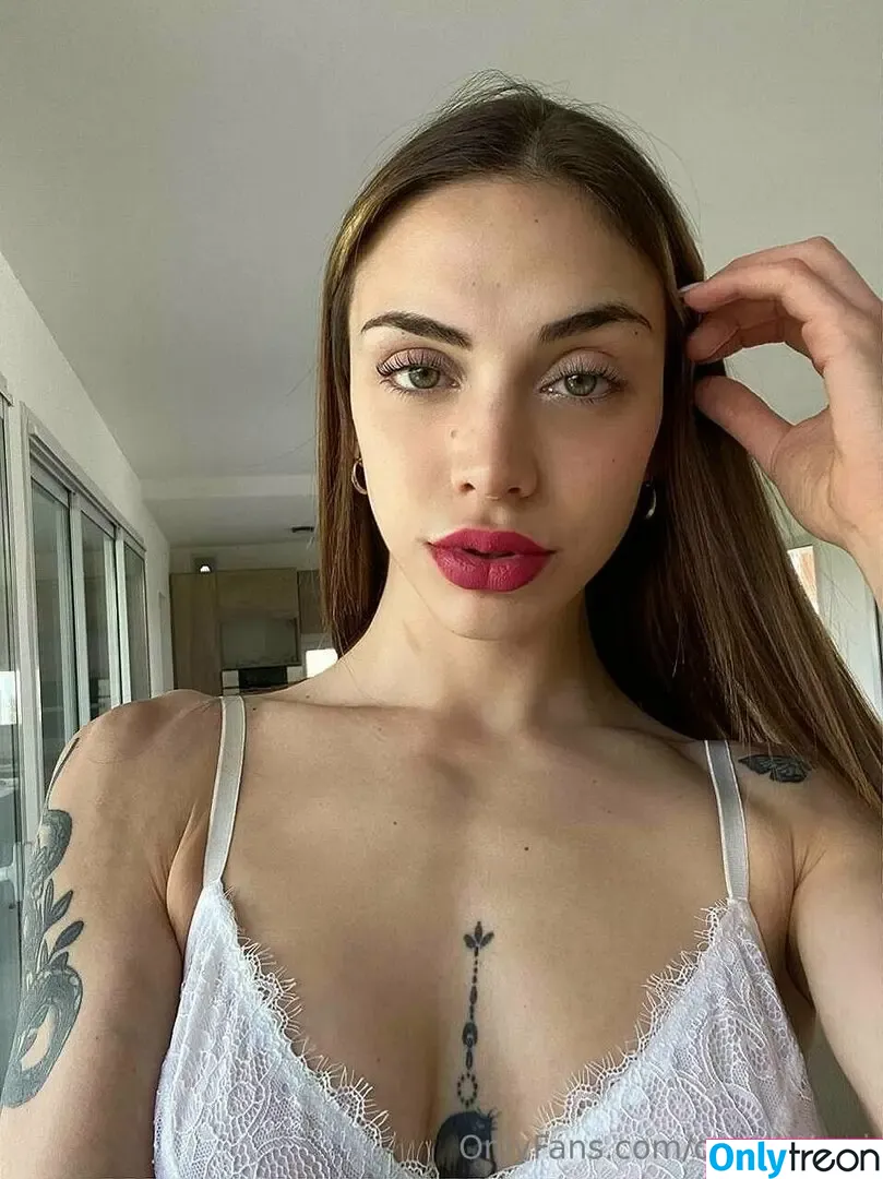 ornellaturri nude photo #0065 (orneeeeeella)