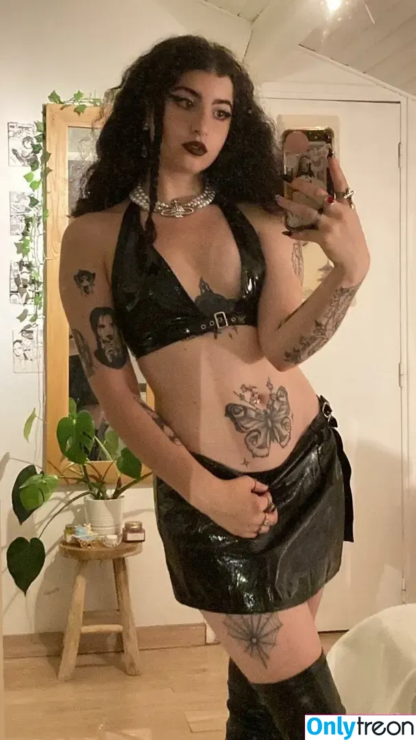 osculature nude photo #0013 (Nina_project / Reb0rnfairy / crucifairy / pinkitty0 / remistique / shredtacular)