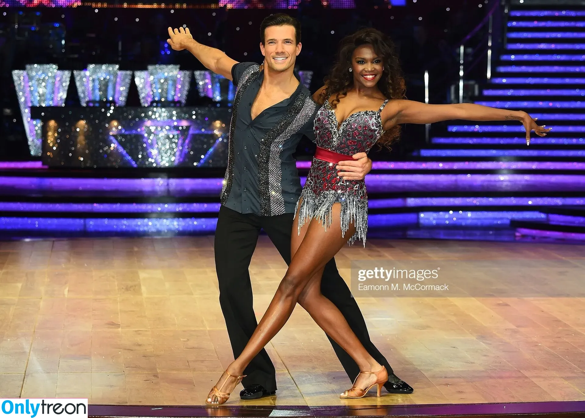 Oti Mabuse голая photo #0138 (otimabuse)