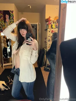 outofdabloo / bloooimaghost nude photo #0013