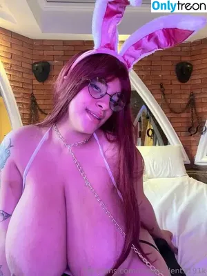 Oyesolosoydani / oye_solosoydani nude photo #0033