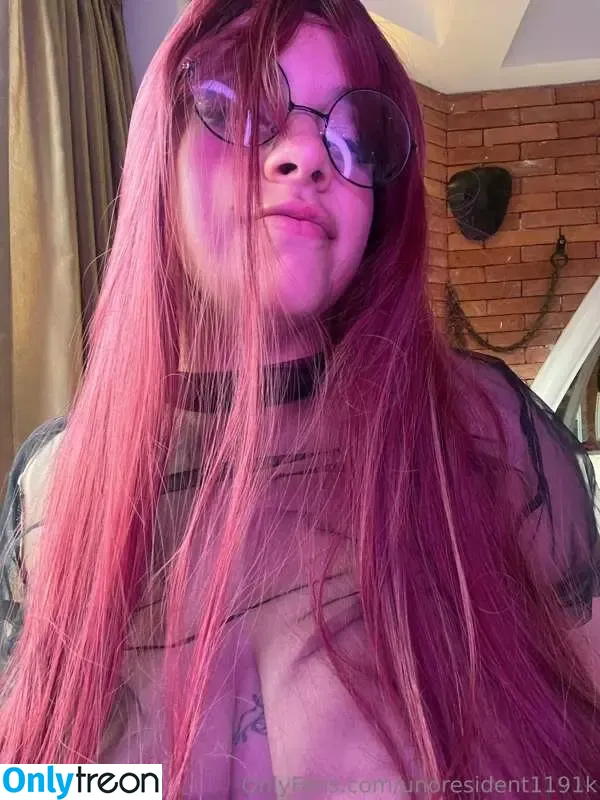 Oyesolosoydani nude photo #0017 (oye_solosoydani)