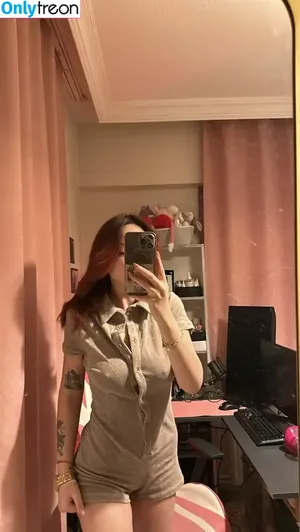 ozbassak / ambertan nude photo #0001