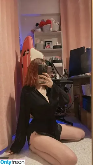 ozbassak / ambertan nude photo #0002