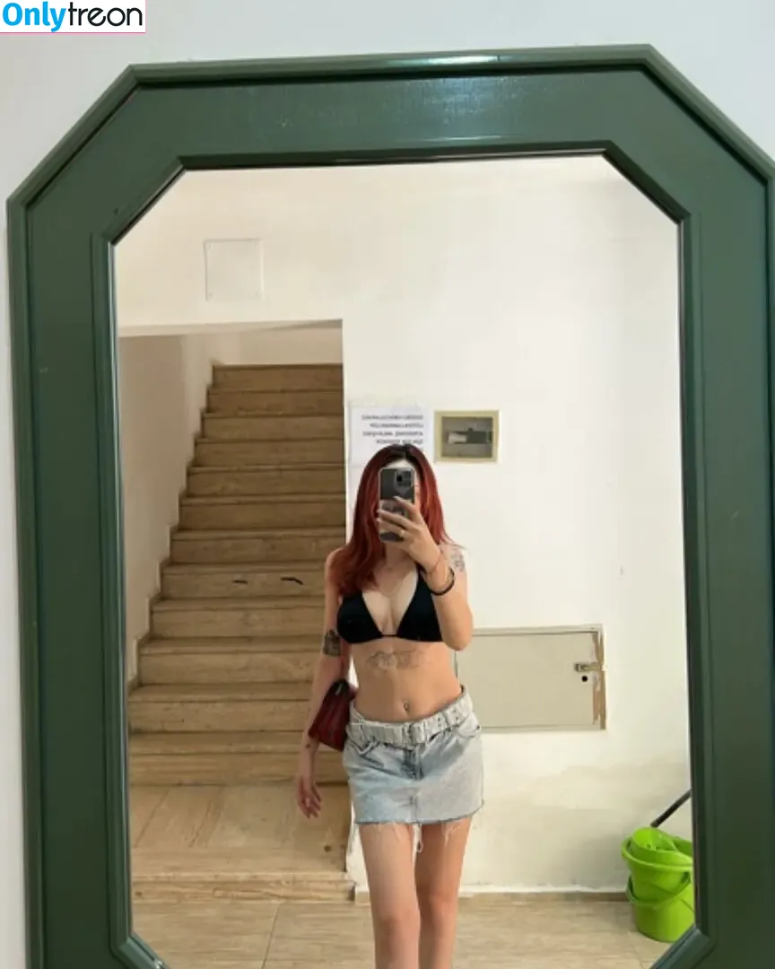 ozbassak nude photo #0019 (ambertan)