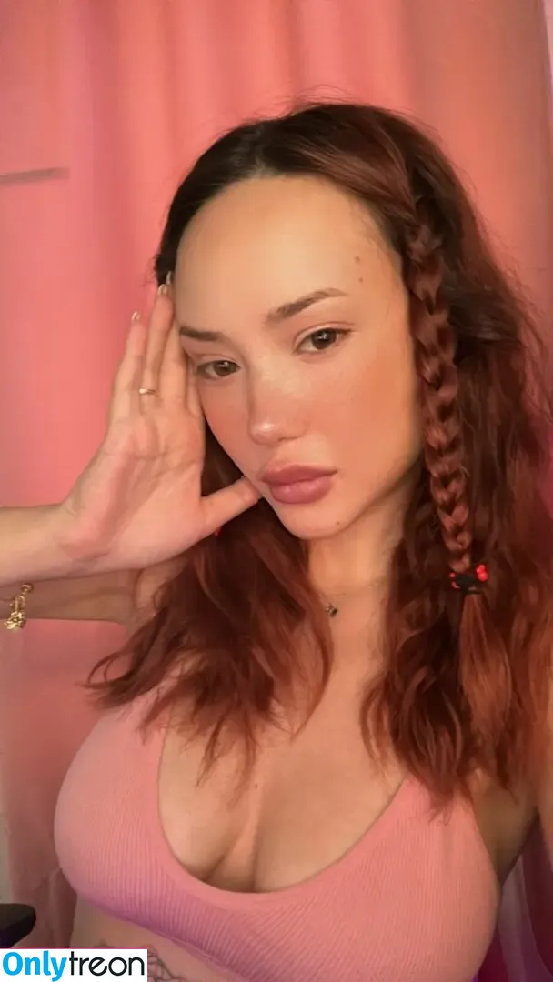 ozbassak nude photo #0032 (ambertan)