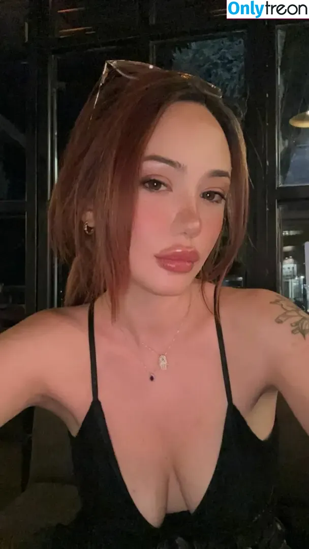ozbassak nude photo #0039 (ambertan)