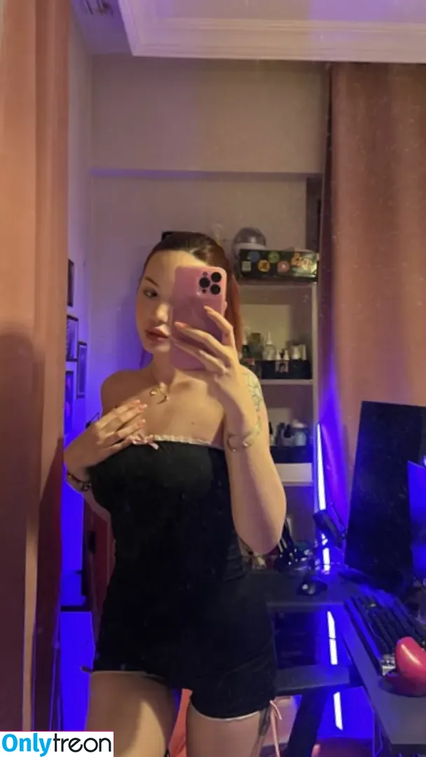 ozbassak nude photo #0042 (ambertan)