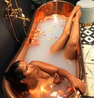 Padma Lakshmi / padmalakshmi nude photo #0044