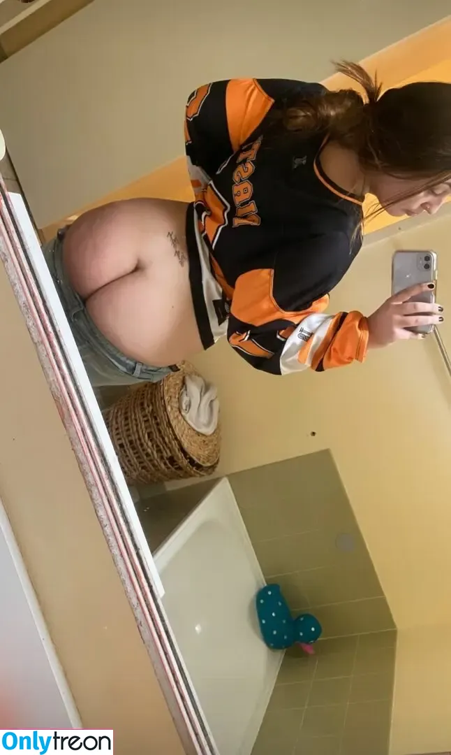 paige_godzalez nude photo #0026 (mamagonzo / mamigonzooffic1 / paigegonzo / paigeinplaces)