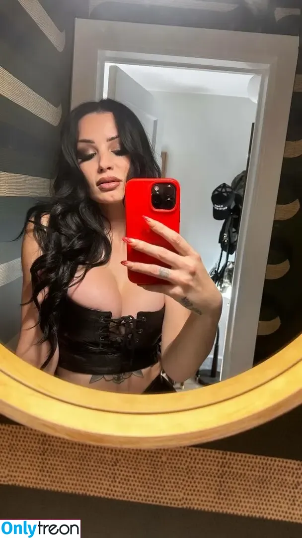 PaigeWWE nude photo #0056 (Saraya Bevis / realpaigewwe)