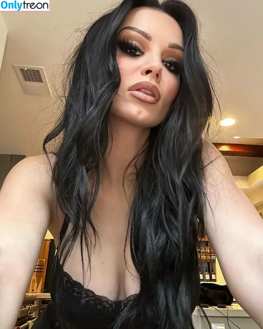 PaigeWWE nude photo #0058 (Saraya Bevis / realpaigewwe)