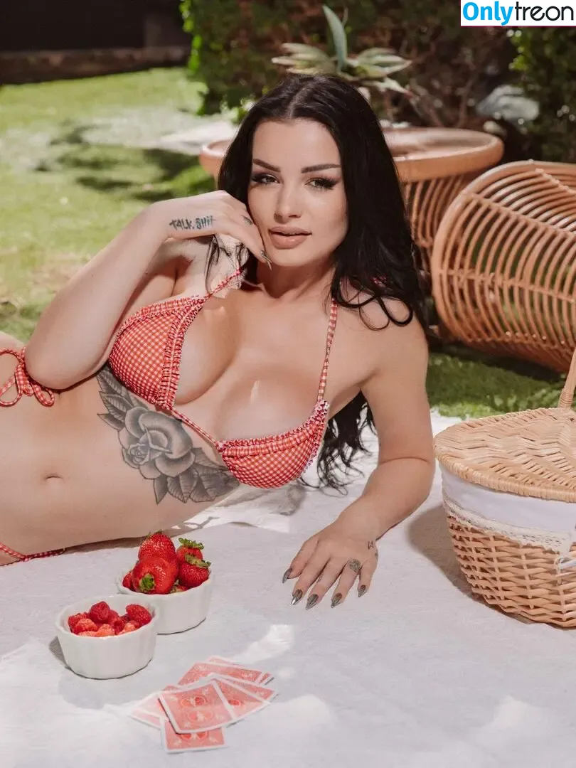 PaigeWWE nude photo #0072 (Saraya Bevis / realpaigewwe)