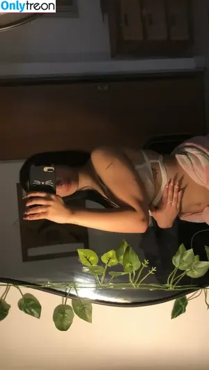 Palsiiiii / abru_tomlinson nude photo #0069