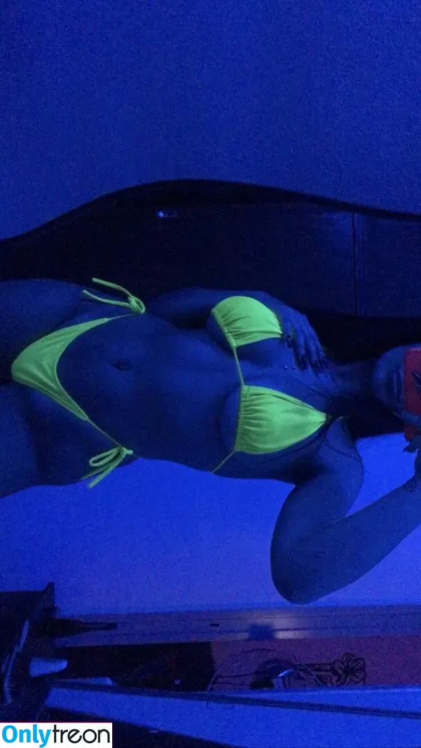 Palsiiiii nude photo #0029 (abru_tomlinson)