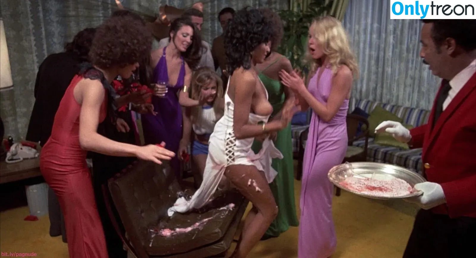 Pam Grier nude photo #0062 (fayejackson419 / pamrier)