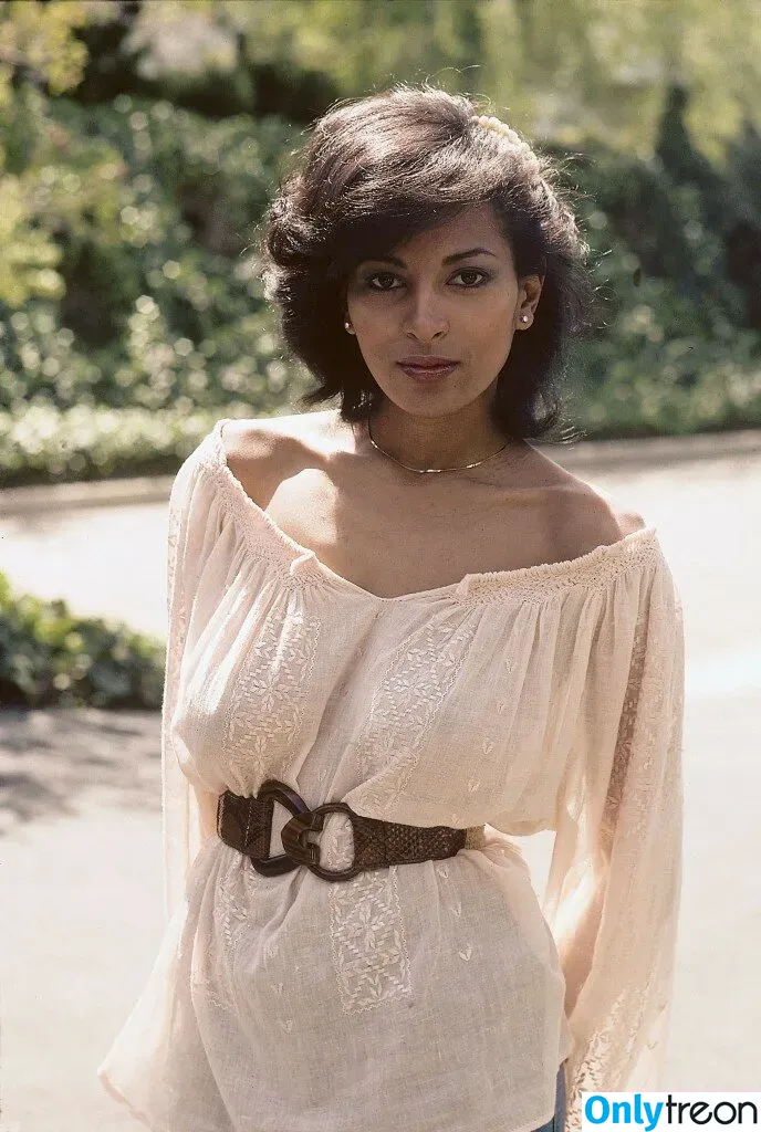 Pam Grier голая photo #0135 (fayejackson419 / pamrier)